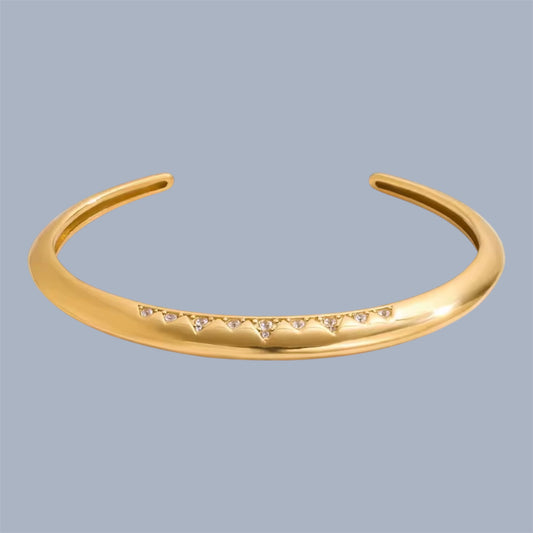 Pulsera Fina Dorada con Detalles de Circonitas — Acero Inoxidable