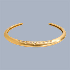 Pulsera Fina Dorada con Detalles de Circonitas — Acero Inoxidable