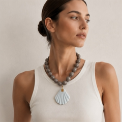 Collar Concha Gris