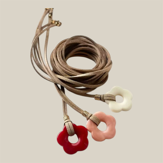 Collar Flor Cerámica Lazo Seda