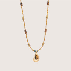 Collar Dorado con Cuentas y Colgante Piedra Natural Acero