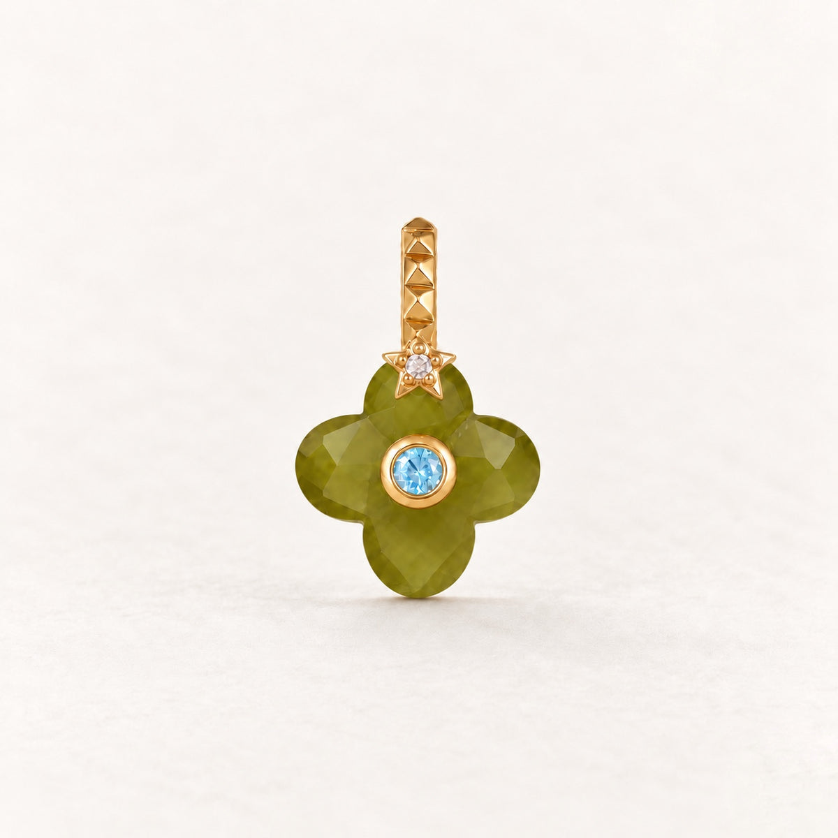 Charm Trébol Oliva