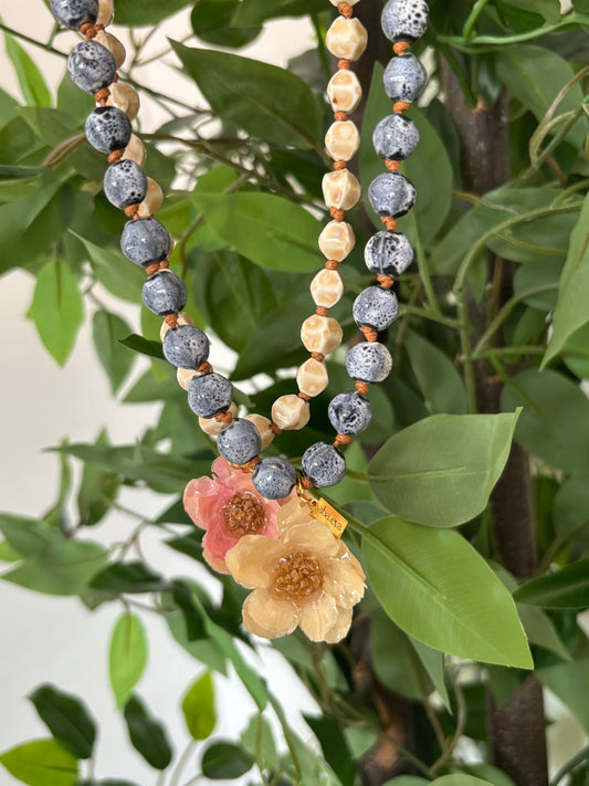 Collar Bloom